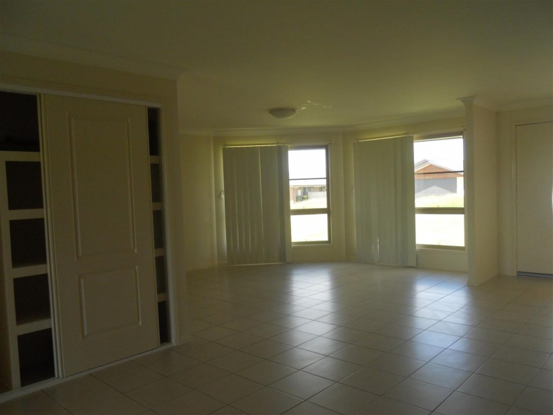 30 Joseph Street, Gracemere QLD 4702