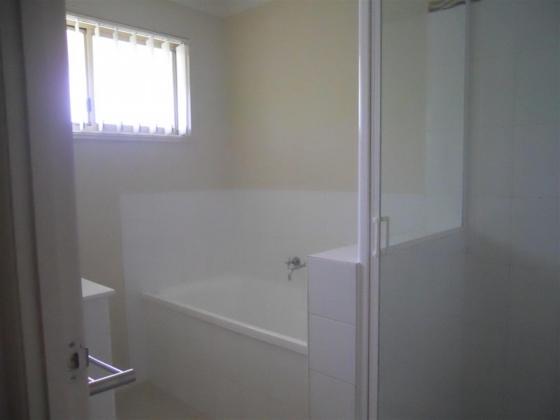 30 Joseph Street, Gracemere QLD 4702