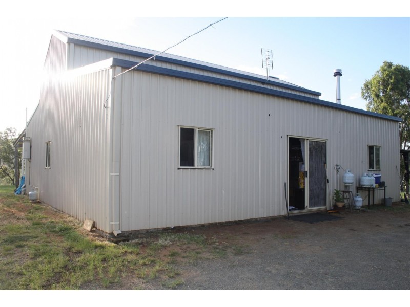 4 Flemington Lane, Horse Creek QLD 4714