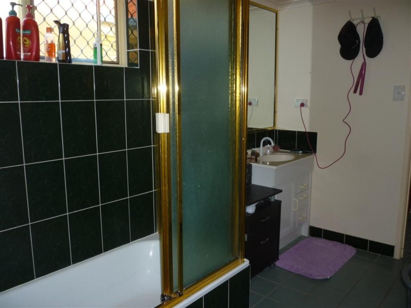 15 Rosewood Avenue, Gracemere QLD 4702