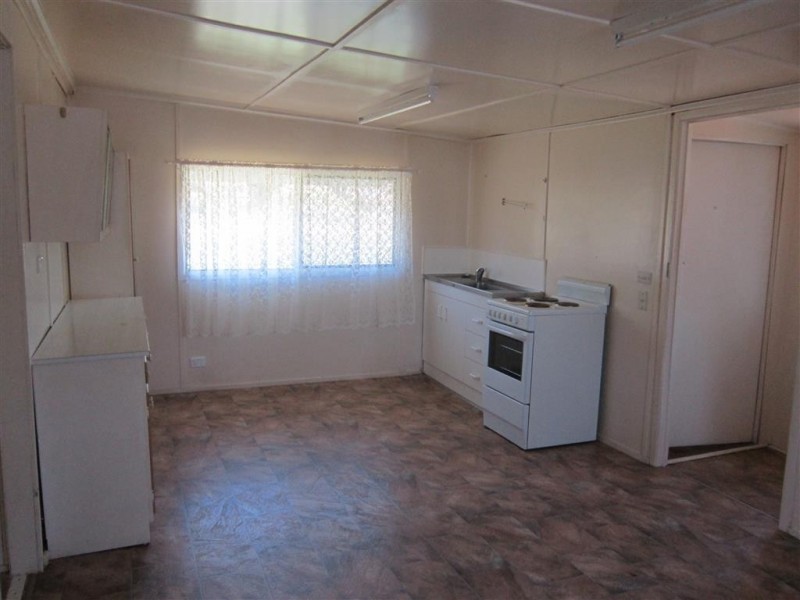 122 East Street, Mount Morgan QLD 4714