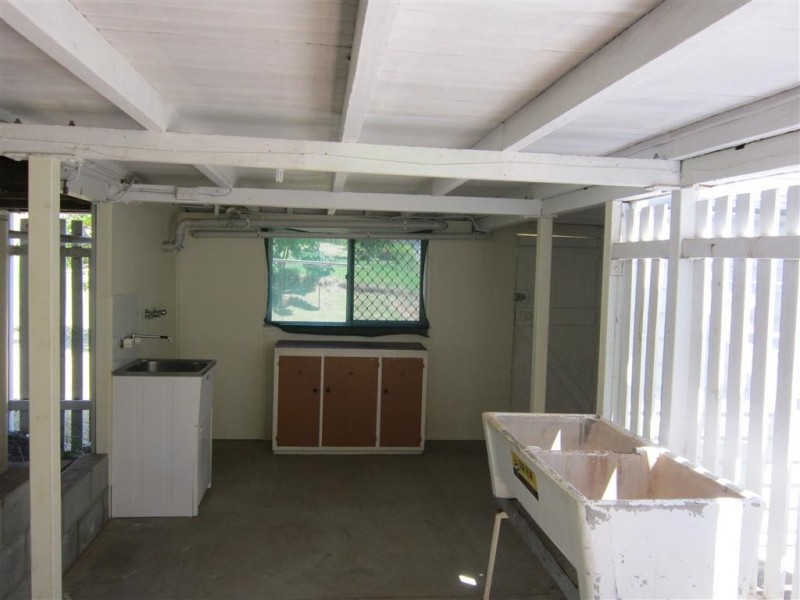 122 East Street, Mount Morgan QLD 4714