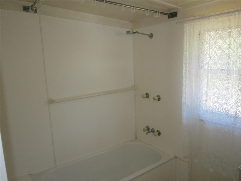 122 East Street, Mount Morgan QLD 4714