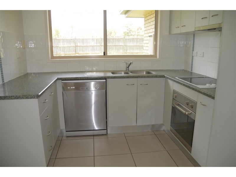 2 Corella Drive, Gracemere QLD 4702