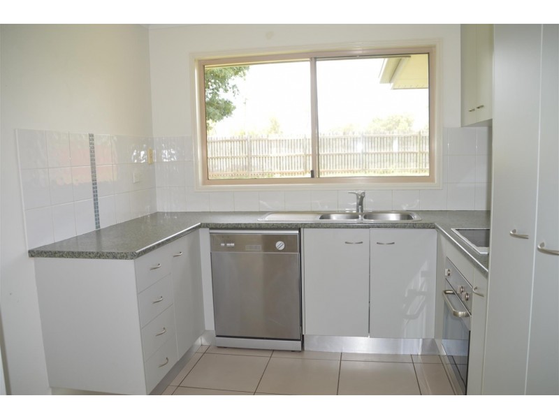 2 Corella Drive, Gracemere QLD 4702