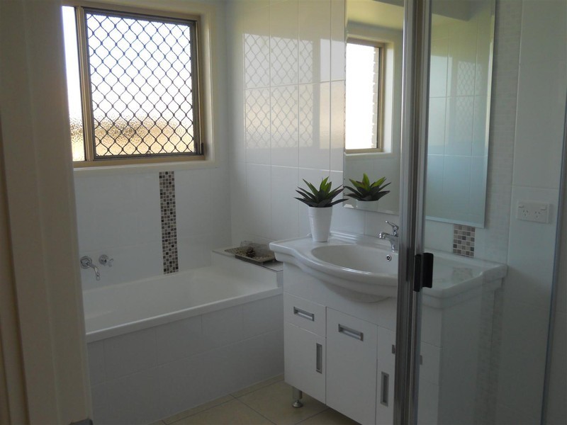 7 Rosella Drive, Gracemere QLD 4702