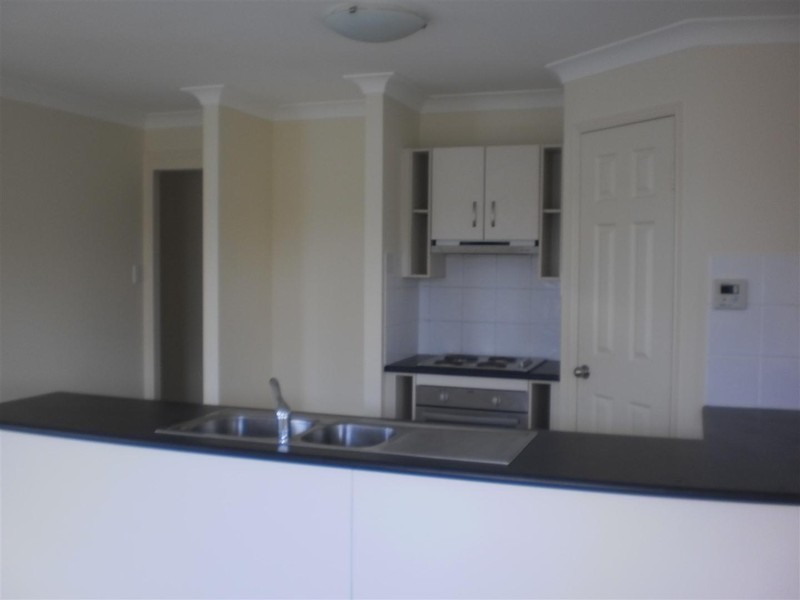 16 Annie Close, Gracemere QLD 4702