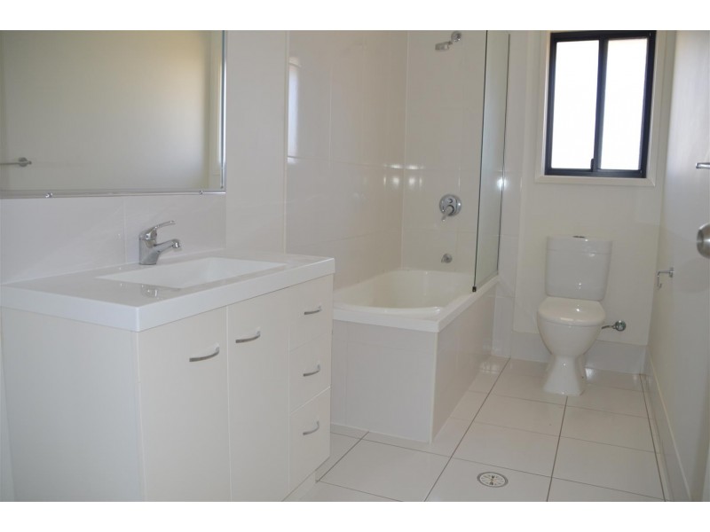 9 Amy Street, Gracemere QLD 4702