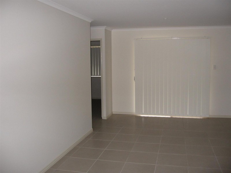 24 Jamie Crescent, Gracemere QLD 4702
