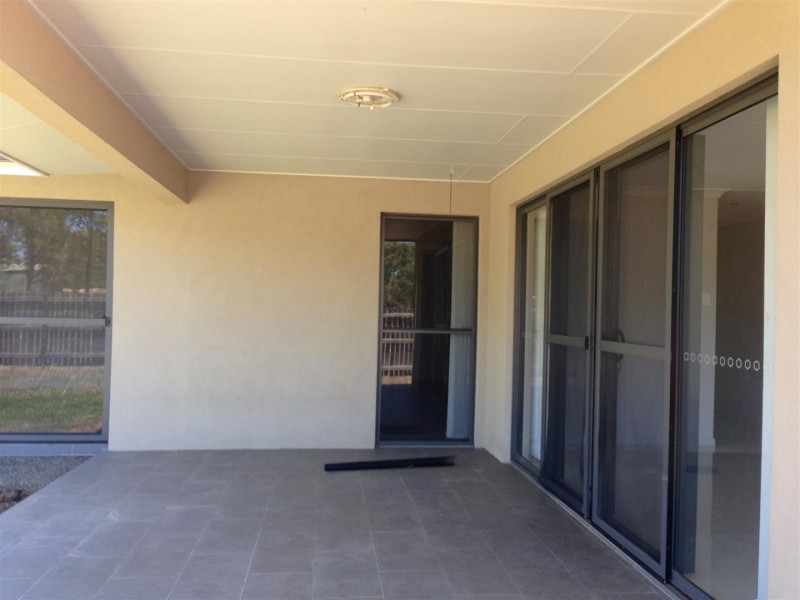 11 Maree Crescent, Gracemere QLD 4702