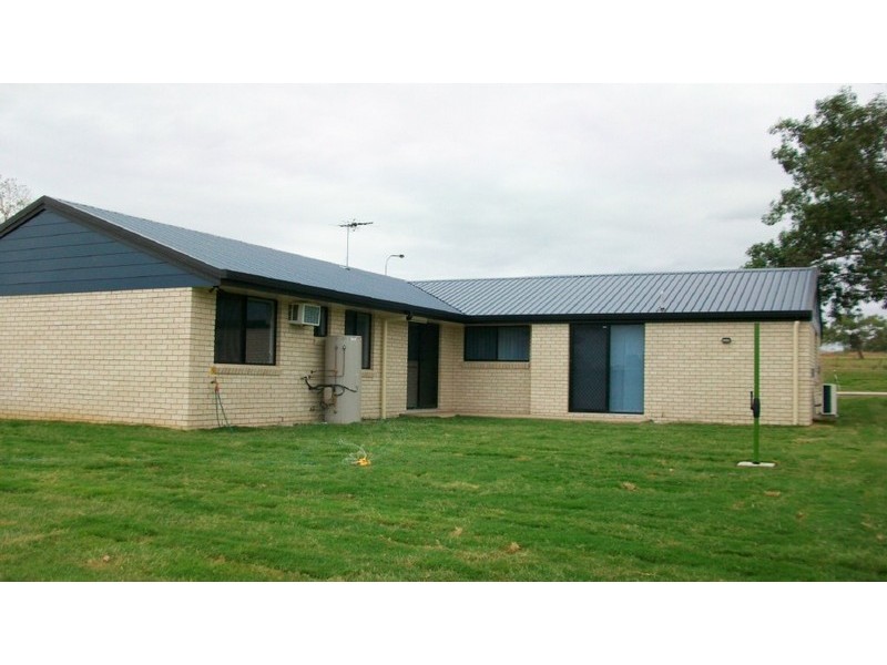 4 CHERRYFIELD ROAD, Gracemere QLD 4702