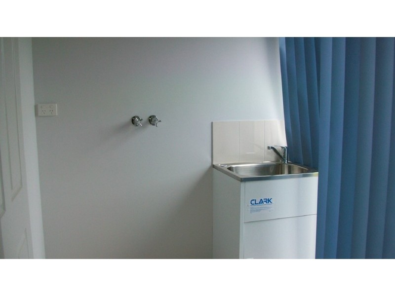 4 CHERRYFIELD ROAD, Gracemere QLD 4702