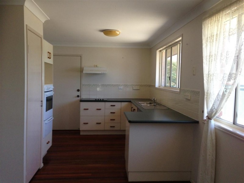 4 LAWRENCE CRESCENT, Gracemere QLD 4702