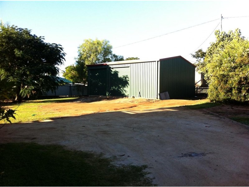 4 LAWRENCE CRESCENT, Gracemere QLD 4702