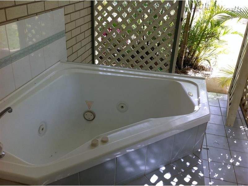 69 Old Capricorn Highway, Gracemere QLD 4702