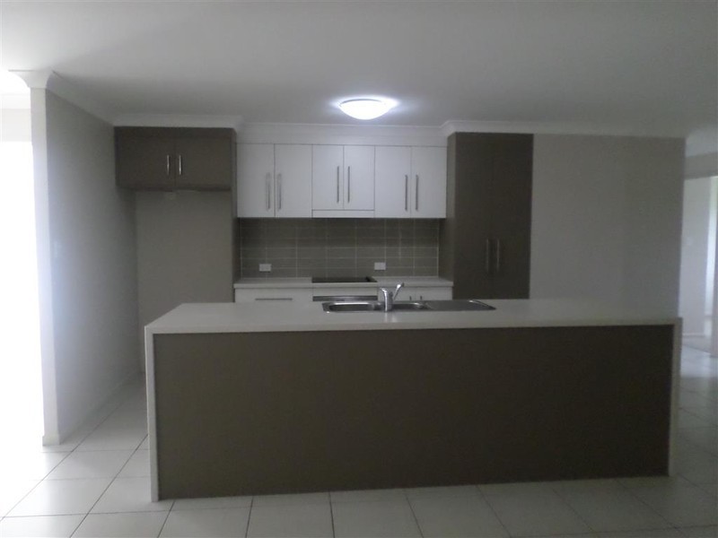 10 Tippett Crescent, Gracemere QLD 4702