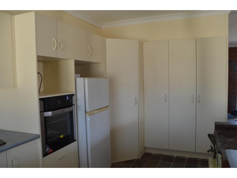 92 Bond Road, Alton Downs QLD 4702