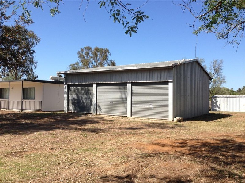 152 MACQUARRIE STRRET, Gracemere QLD 4702