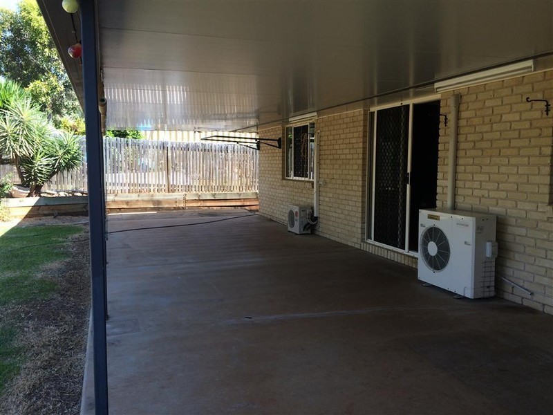 9 DUNNETT STREET, Gracemere QLD 4702