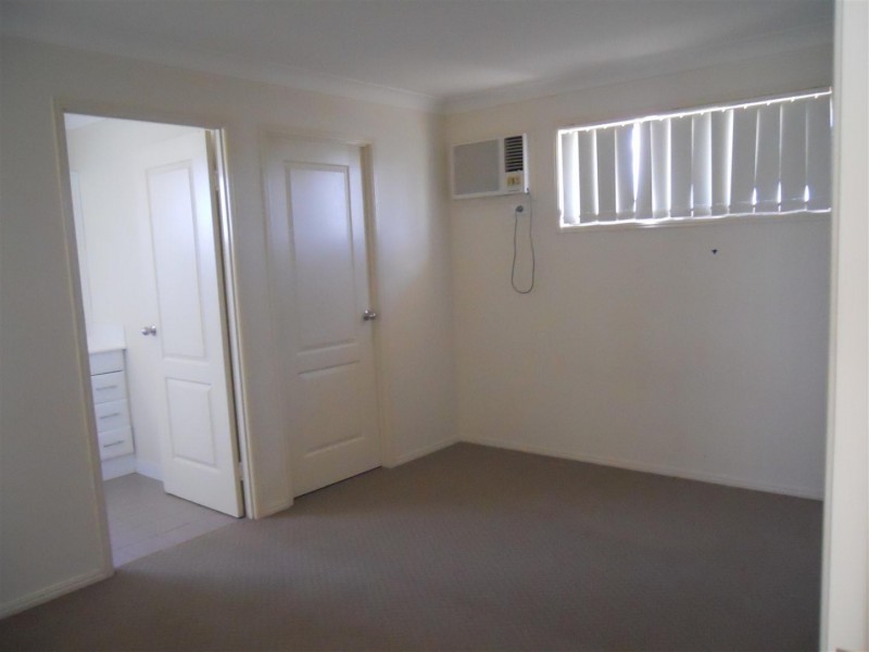 2 Annie Close, Gracemere QLD 4702