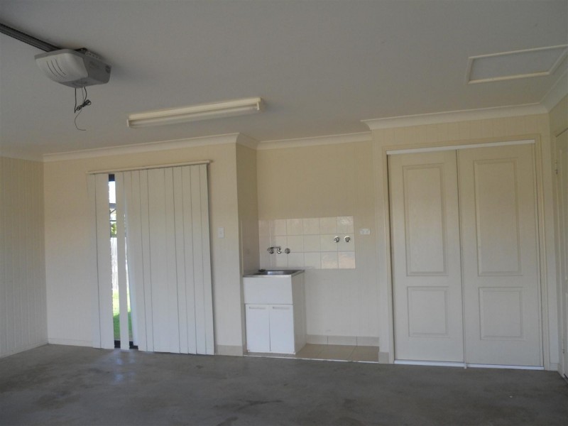 2 Annie Close, Gracemere QLD 4702