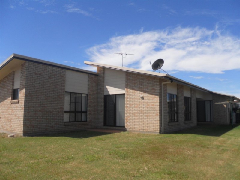 2 Annie Close, Gracemere QLD 4702