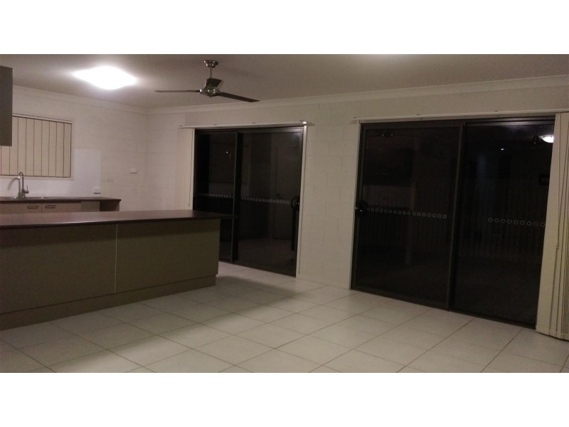 1/4 Mallet Close, Gracemere QLD 4702