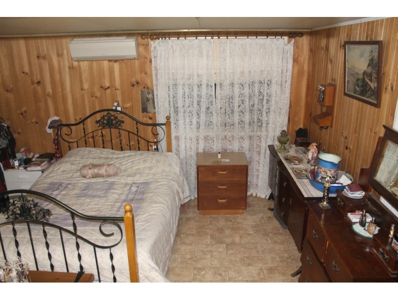 12 Douglas Street, Gracemere QLD 4702