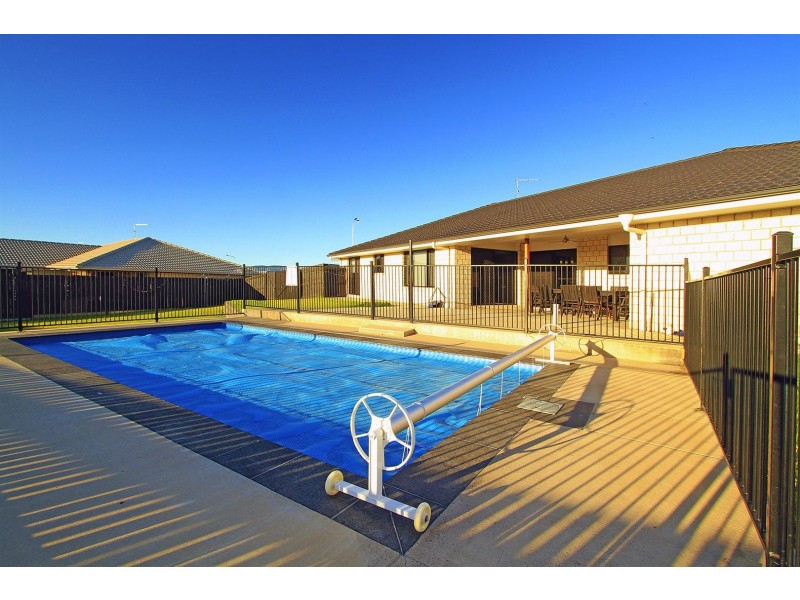 6 Hume Court, Gracemere QLD 4702