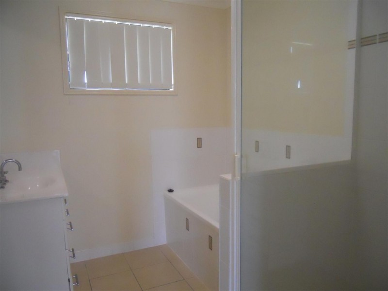 2 ANNIE CLOSE, Gracemere QLD 4702