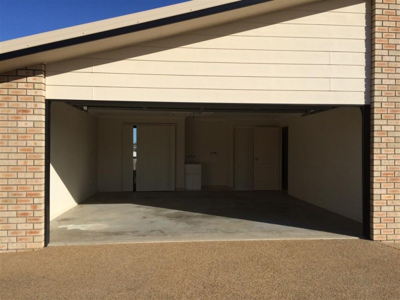 2 ANNIE CLOSE, Gracemere QLD 4702