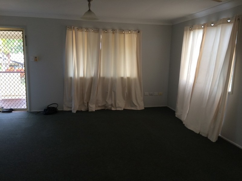 30 DEAKIN CLOSE, Gracemere QLD 4702