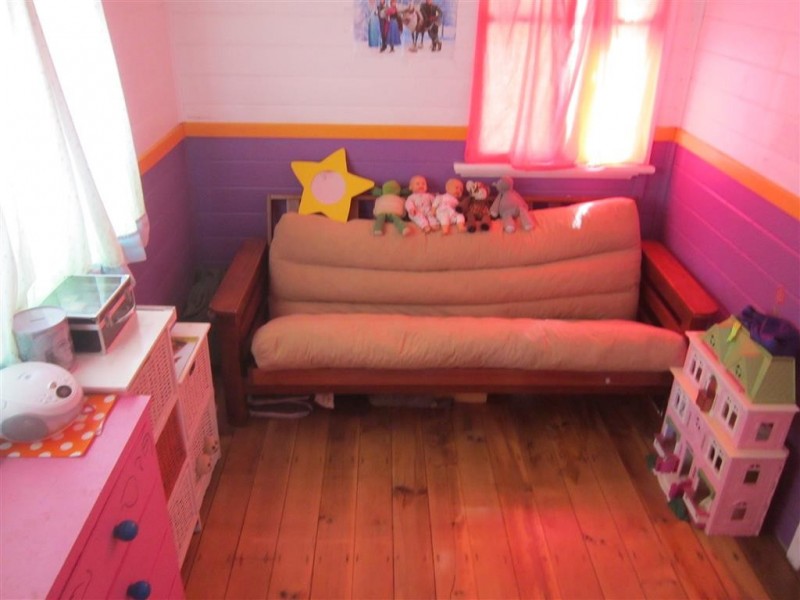 20 Earl Street, Stanwell QLD 4702