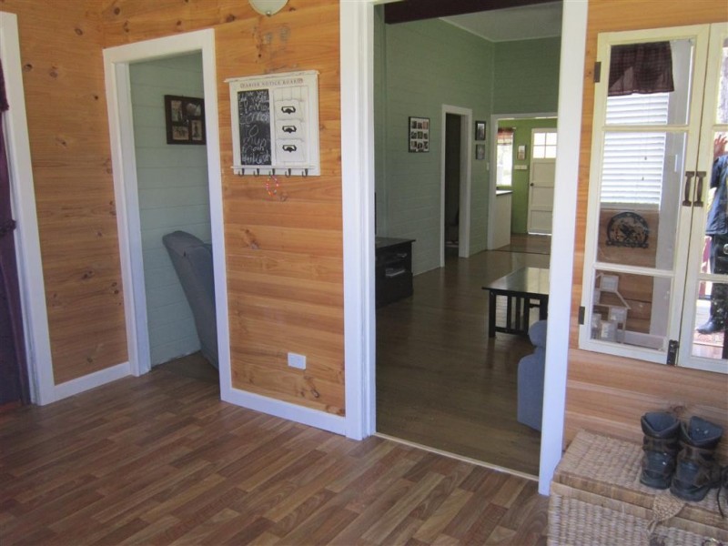 20 Earl Street, Stanwell QLD 4702