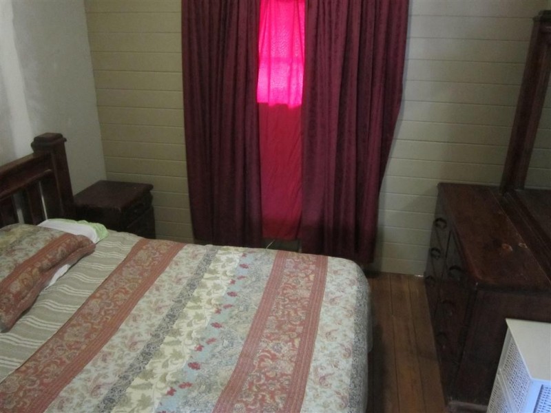 20 Earl Street, Stanwell QLD 4702