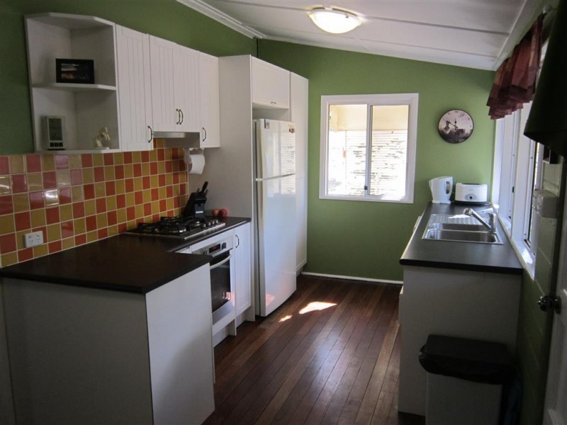 20 Earl Street, Stanwell QLD 4702