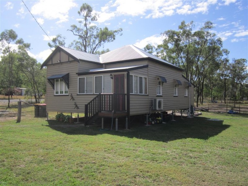 20 Earl Street, Stanwell QLD 4702