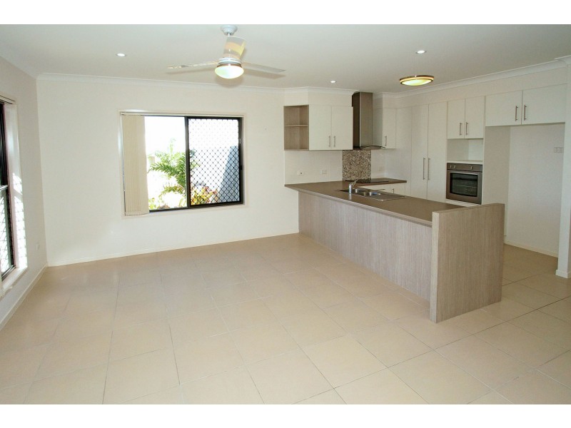 25 Tawarra Crescent, Gracemere QLD 4702