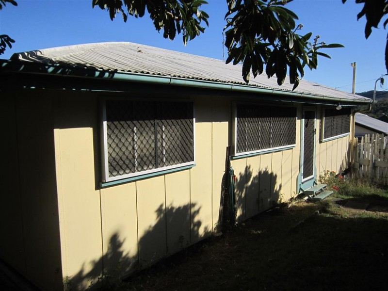 6 William Street, Mount Morgan QLD 4714