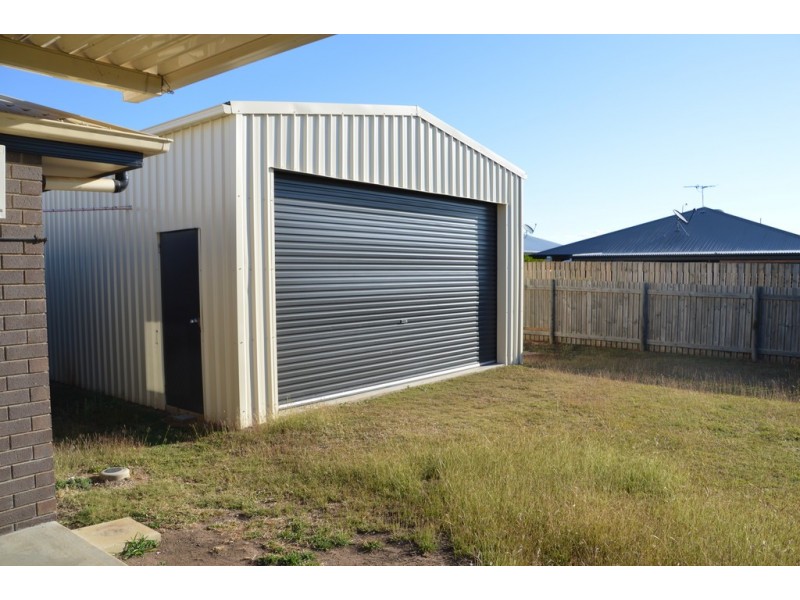 5 William Close, Gracemere QLD 4702