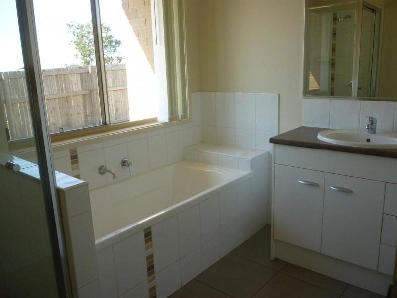 23 Leichhardt Drive, Gracemere QLD 4702