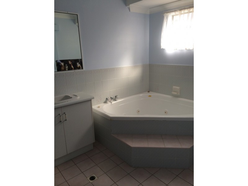 5 Blyth Avenue, Gracemere QLD 4702