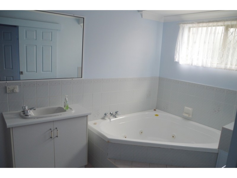 5 Blyth Avenue, Gracemere QLD 4702