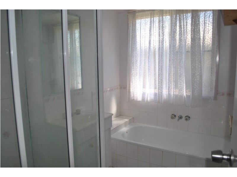 3 Mathias Place, Kawana QLD 4701