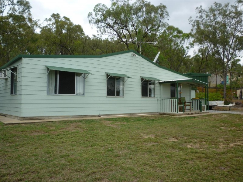 13 Neerkol Rd, Stanwell QLD 4702