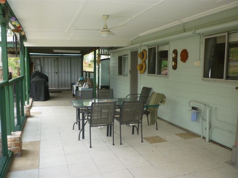 13 Neerkol Rd, Stanwell QLD 4702