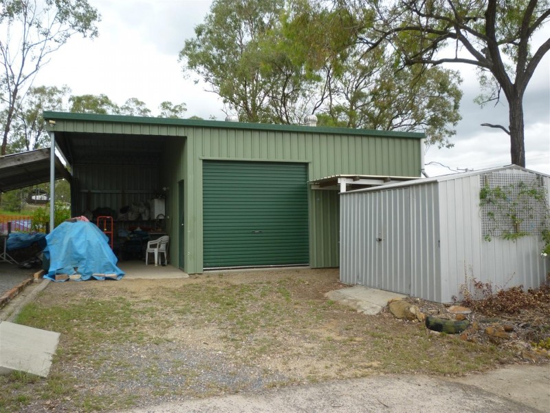 13 Neerkol Rd, Stanwell QLD 4702