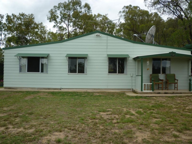 13 Neerkol Rd, Stanwell QLD 4702