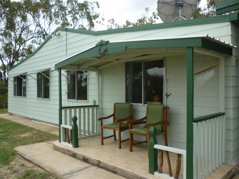13 Neerkol Rd, Stanwell QLD 4702