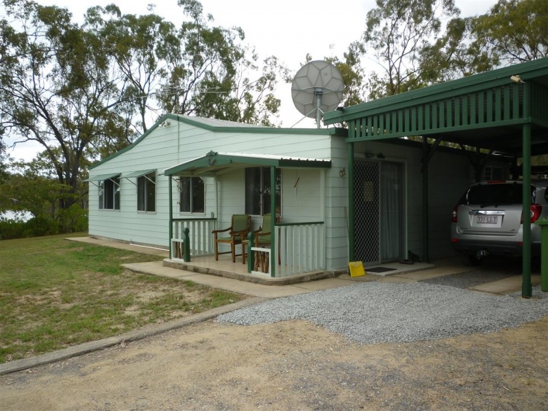 13 Neerkol Rd, Stanwell QLD 4702